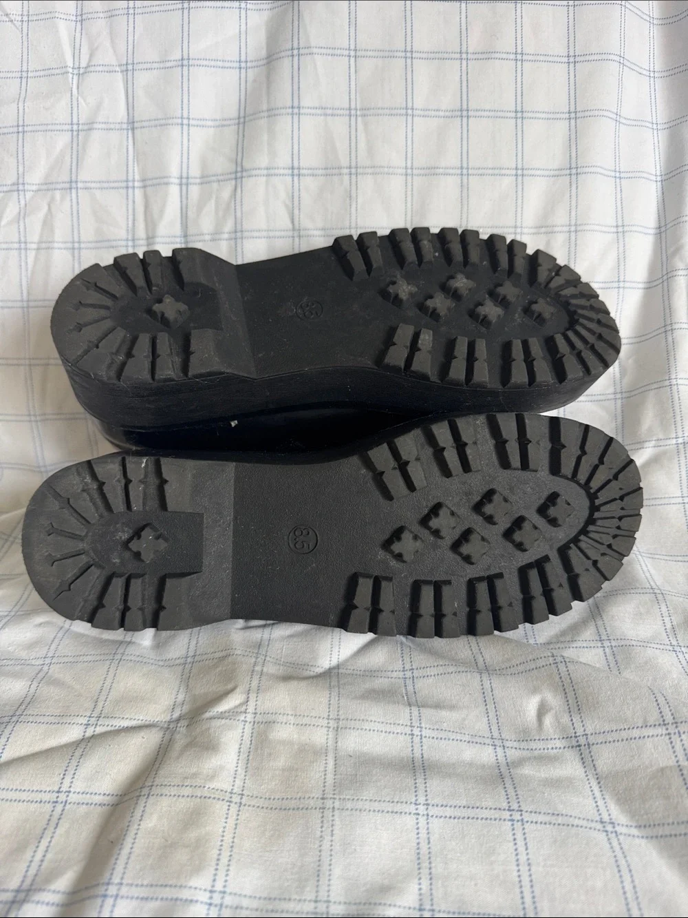 Wild Pair glossy black